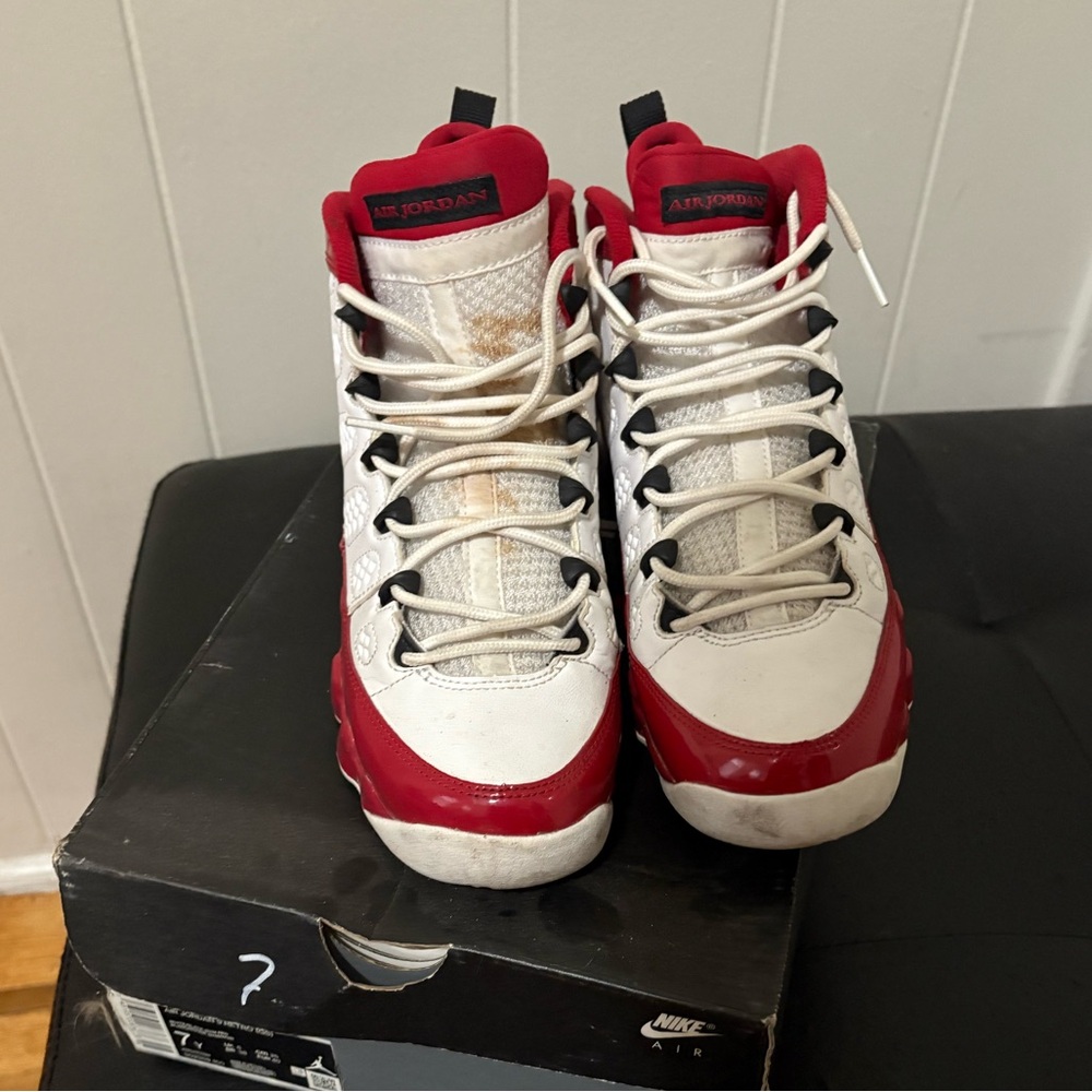 “ GYM RED “ Jordan 9 Retro ( 2019 )